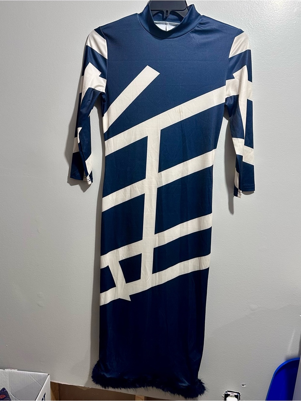 Navy and White Geometric Midi Dress Size L Faux Fur Bottom Mock Neck (1253)